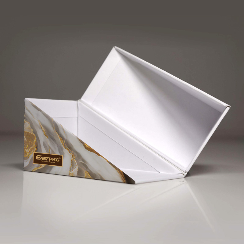 WIDE TRIANGULAR FLIPTOP BOX